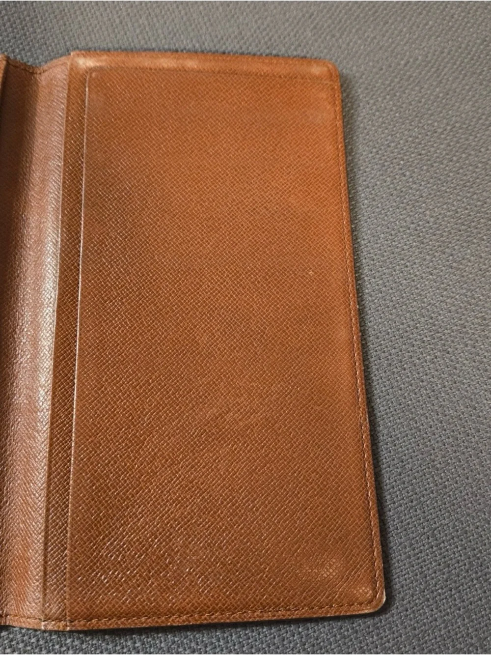 Louis Vuitton Brown & Gold Monogram Card Holder (Portefeuille Wallet Agenda) - Picture 4 of 9
